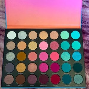 Morphe eyeshadow palette